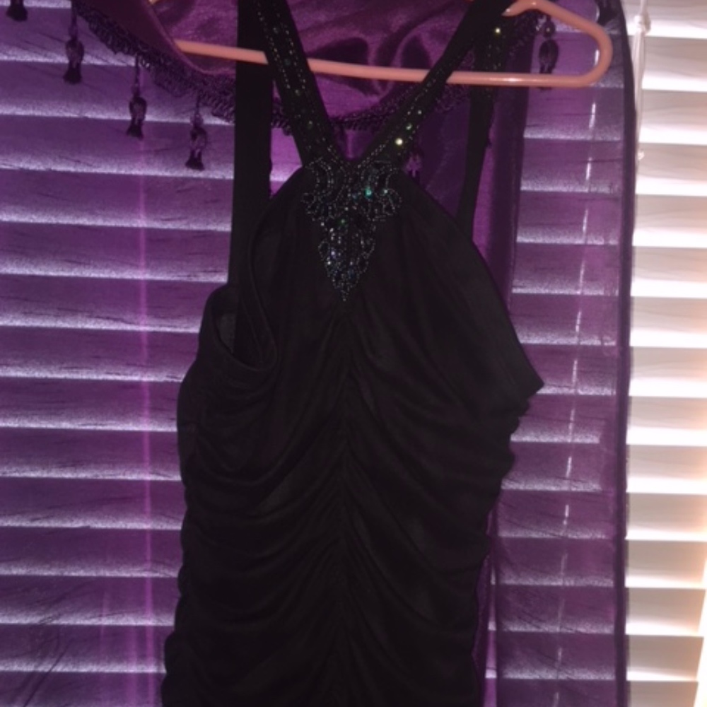 Black Ruffle Like Dress - Picture 2 of 4